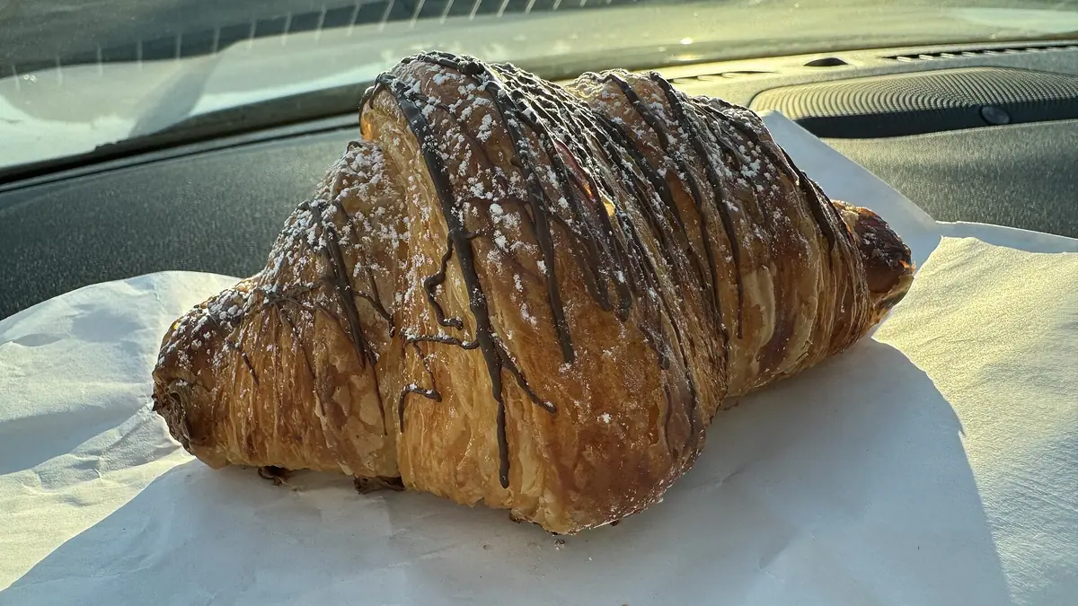 Greggs – patisserie in Bradley, Mirfield